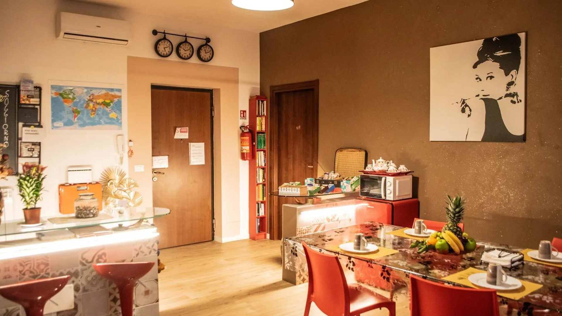 Bed and Breakfast Emmanueli65 fronte clinica tripla Piacenza