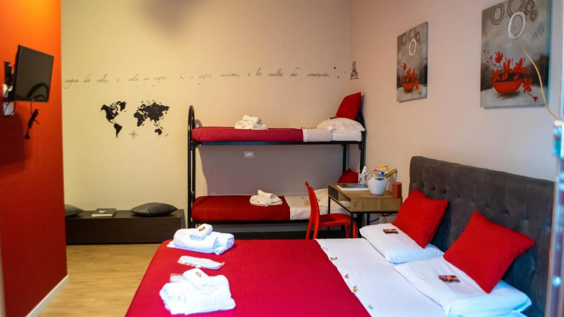 Bed and Breakfast Emmanueli65 fronte clinica tripla Piacenza