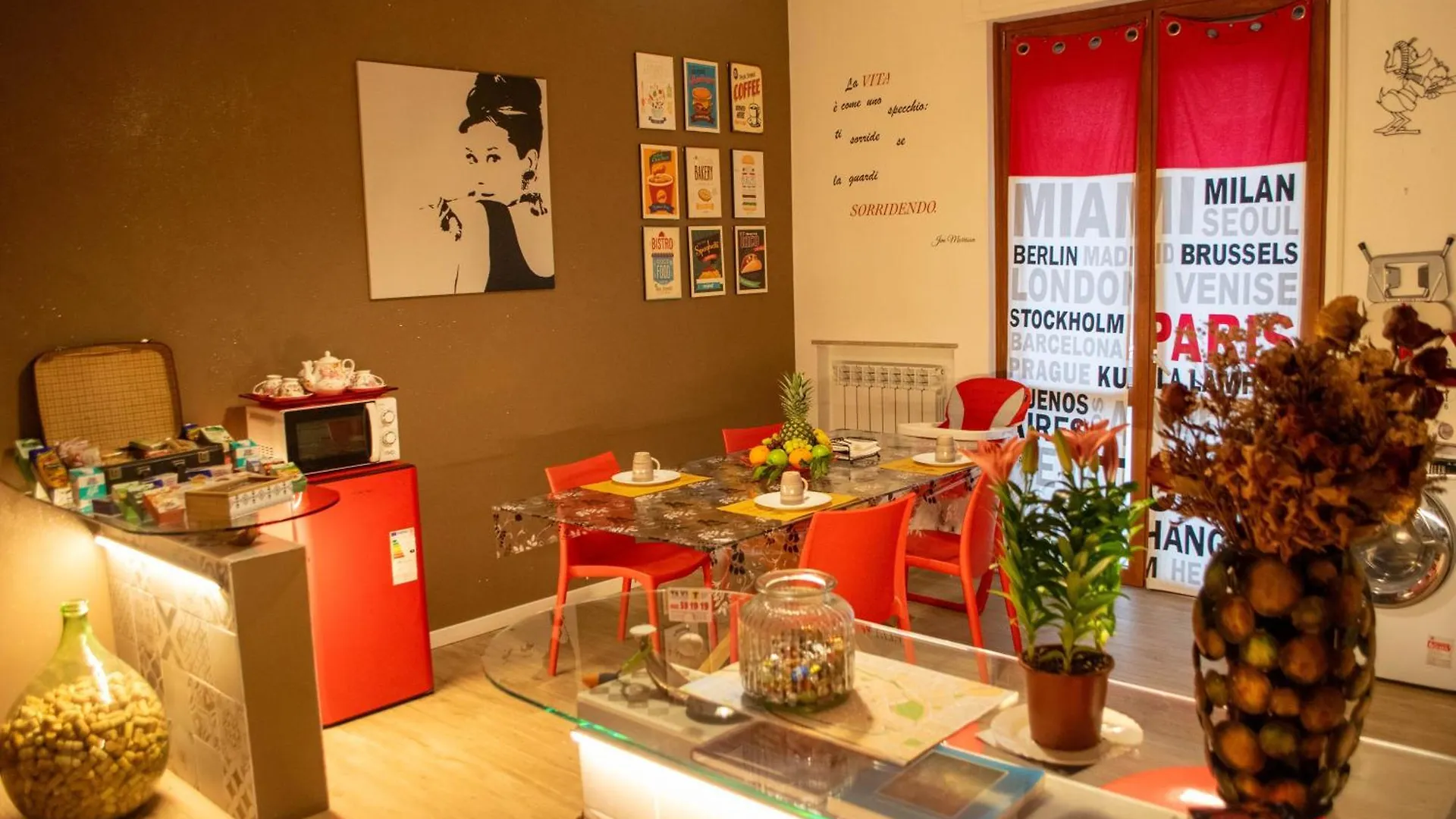 Bed & Breakfast Bed and Breakfast Emmanueli65 fronte clinica tripla Piacenza